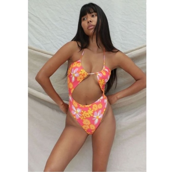 Stone Fox Swim Riva One-Piece Lei Lei Print Size Small Pink Orange Floral Beach - Picture 1 of 7
